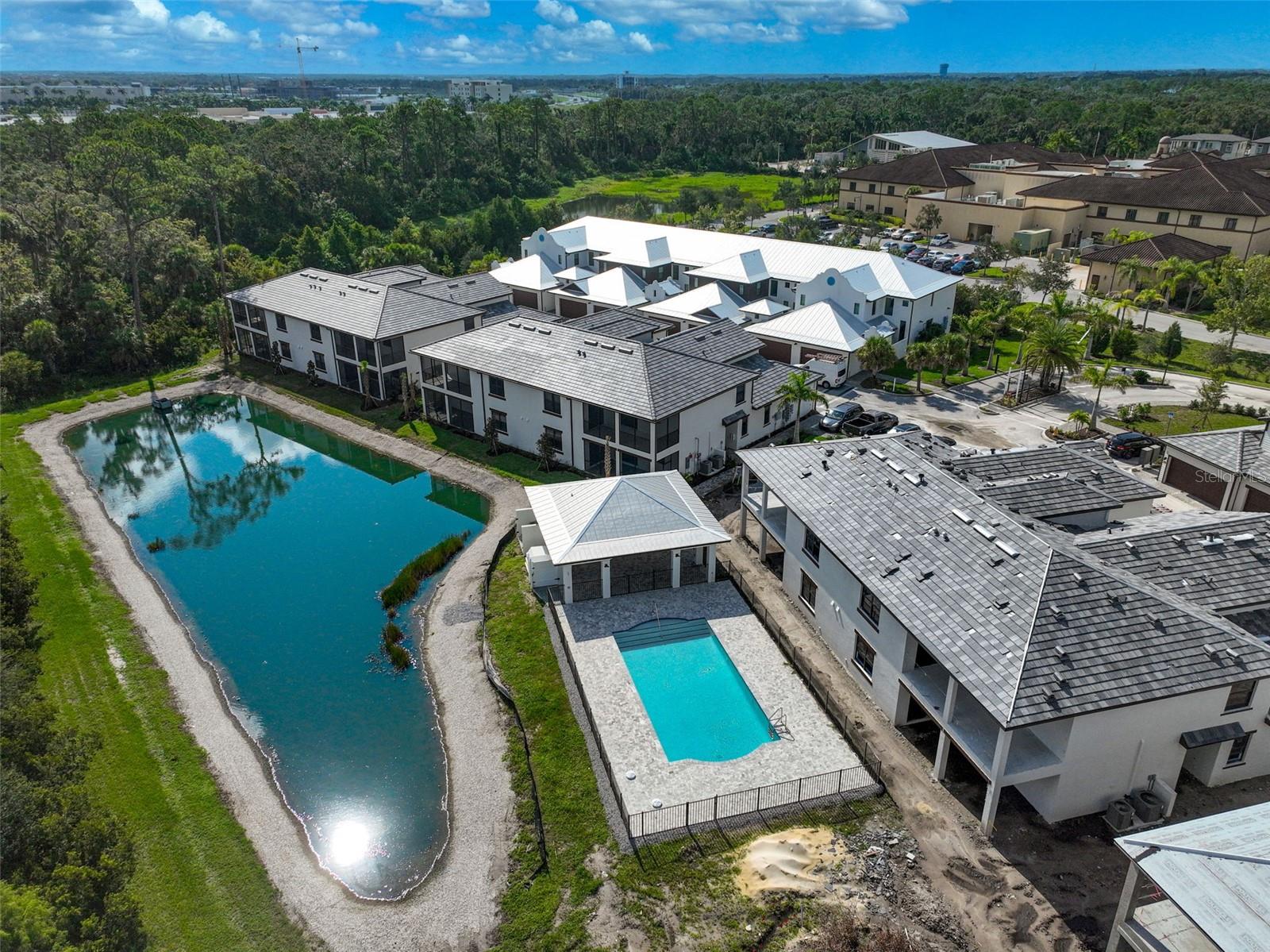5639 N Honore Ave #221, Sarasota, FL 34243