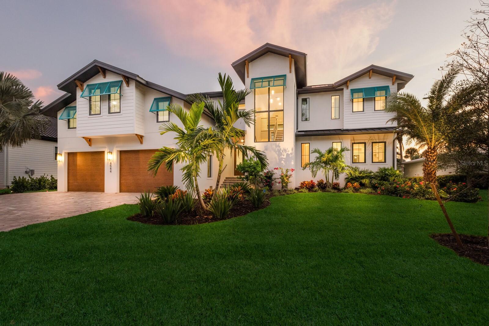 4544 Woodside Rd, Sarasota, FL 34242