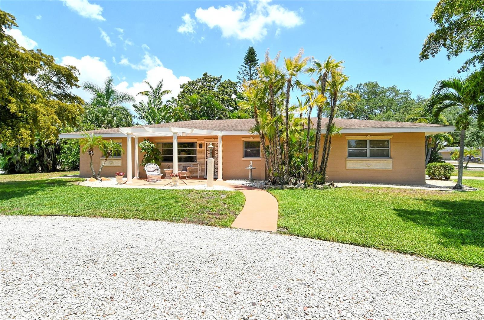 3225 Duncan Way, Sarasota, FL 34239