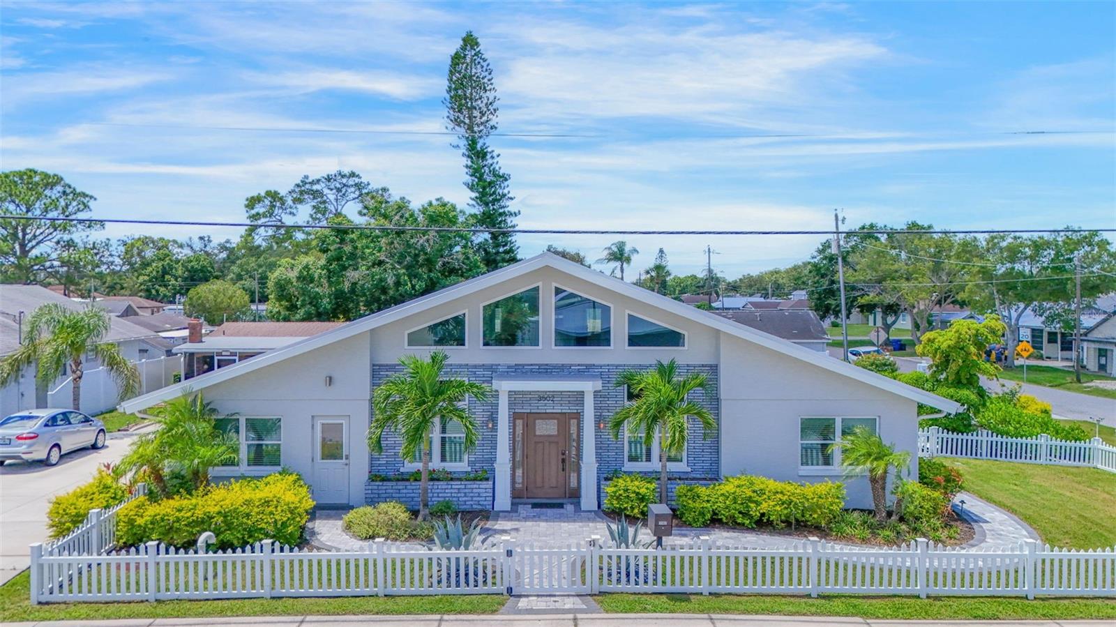 3502 Bahia Vista St, Sarasota, FL 34239