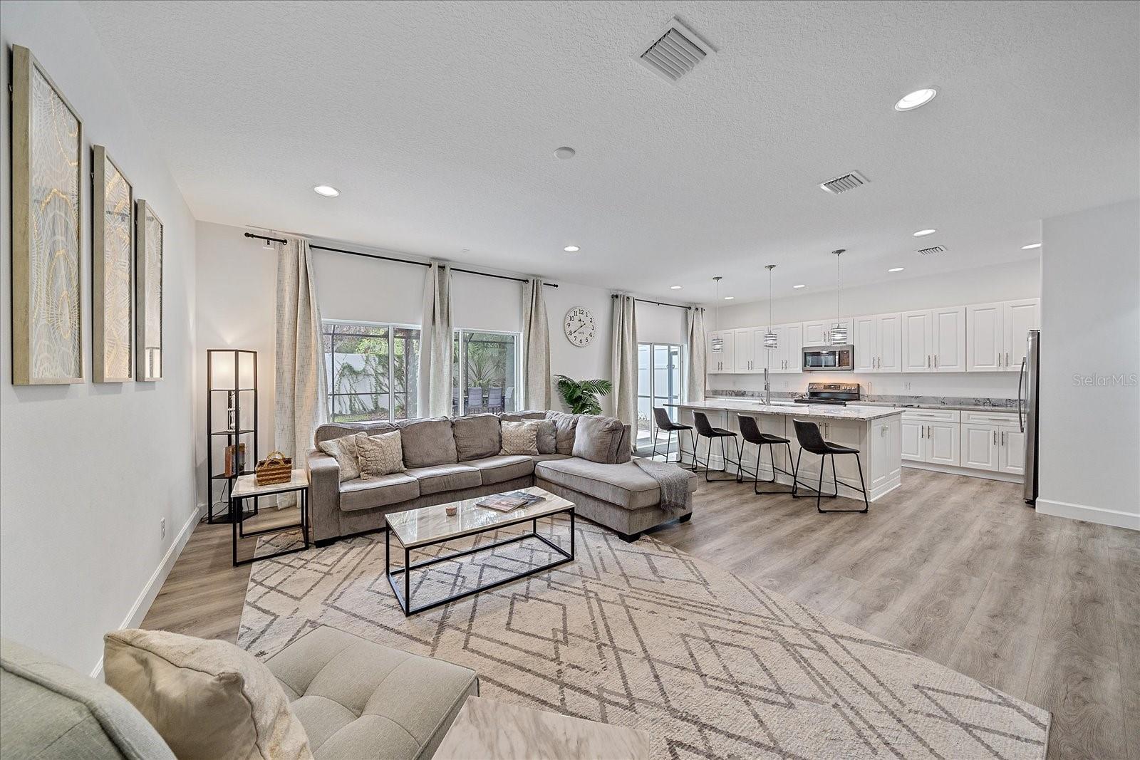 1807 Robinhood St, Sarasota, FL 34231