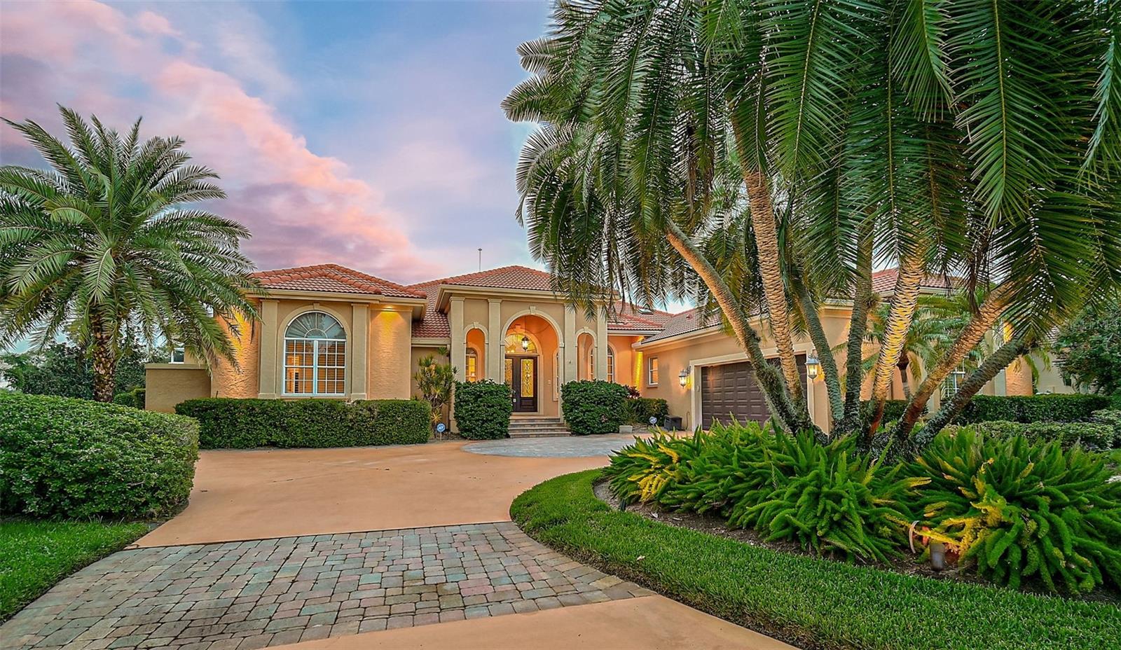 909 Macewen Dr, Osprey, FL 34229