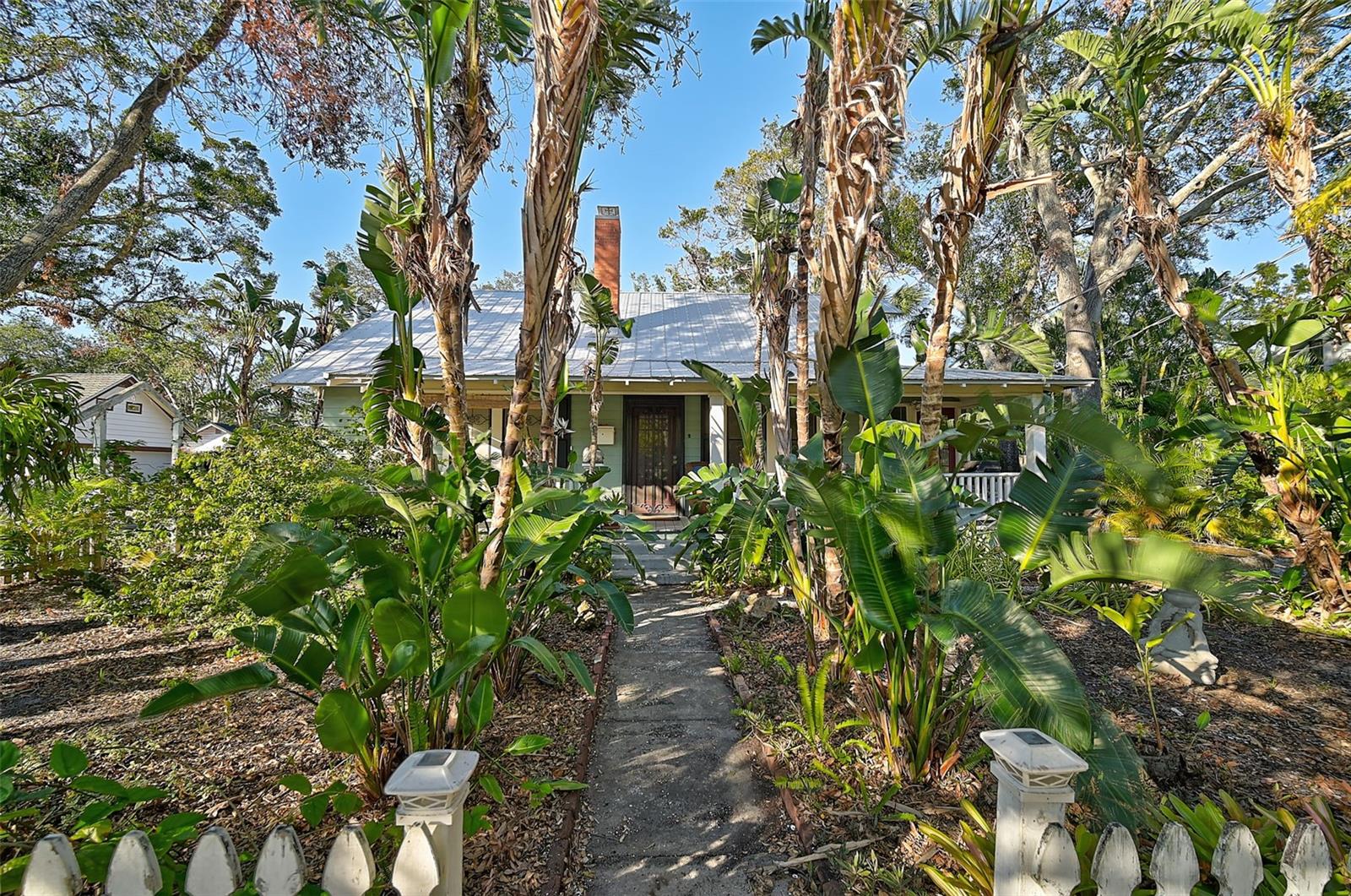 1663 4th St, Sarasota, FL 34236