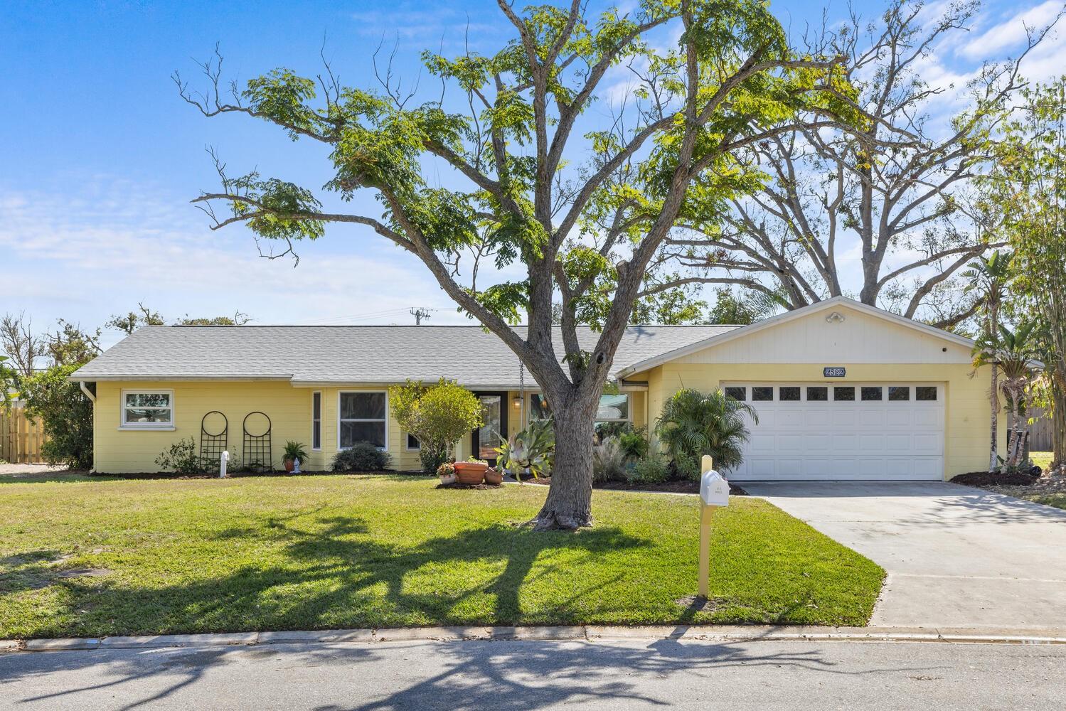 2522 Fruit Tree Dr, Sarasota, FL 34239