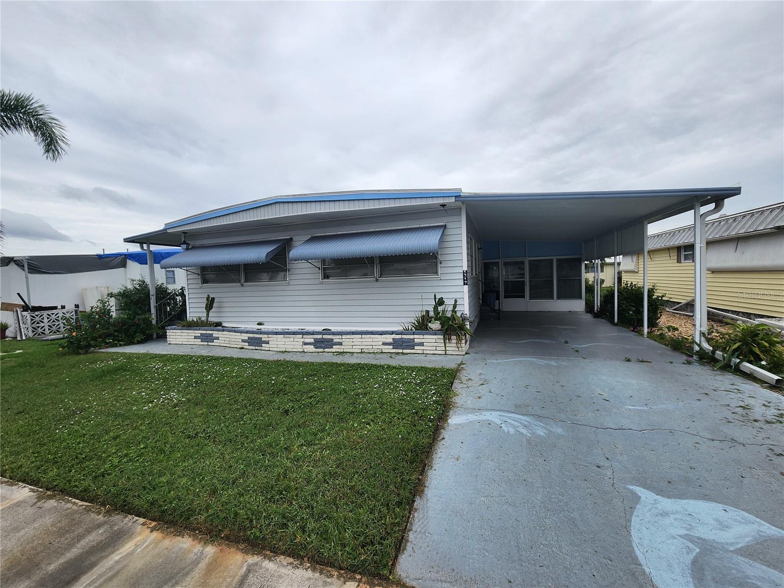 5317 Chateau Ln, Bradenton, FL 34207