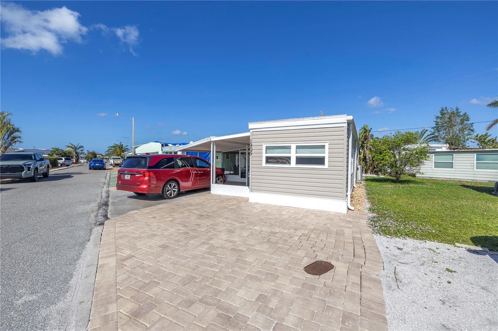 1905 Minnesota Ave, Bradenton, FL 34207