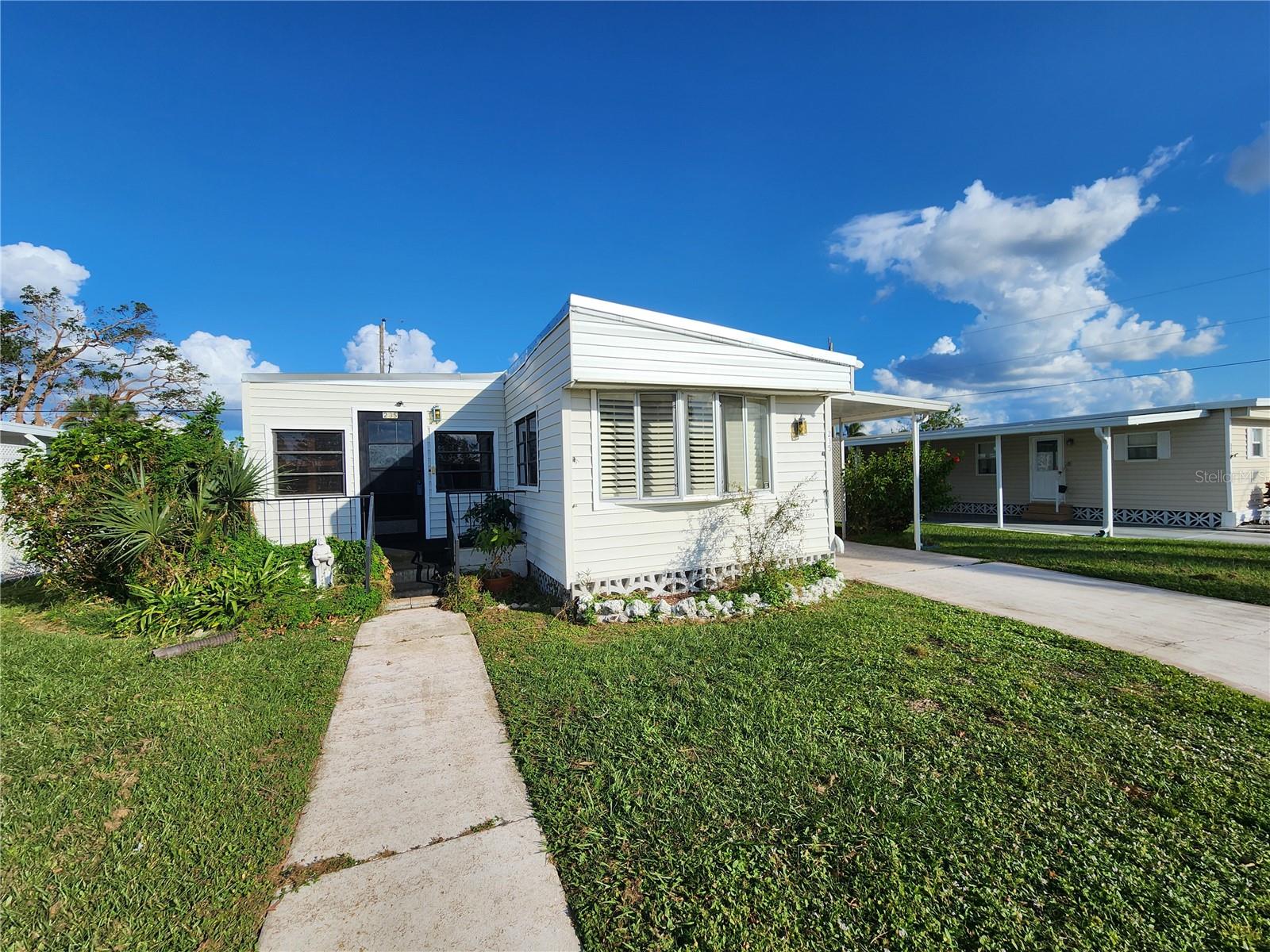 235 Freeport Dr, Sarasota, FL 34233