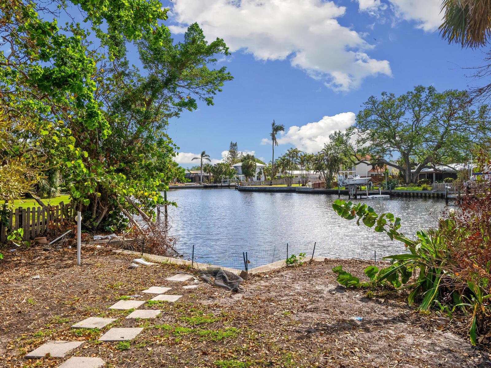 4865 Featherbed Ln, Sarasota, FL 34242