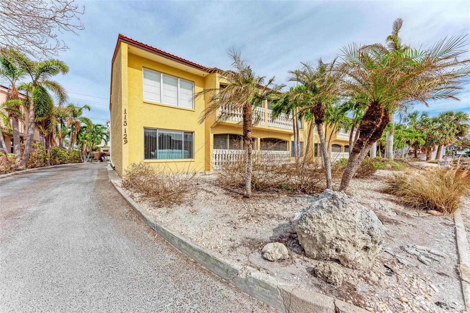 115 Tyler Dr #203, Sarasota, FL 34236