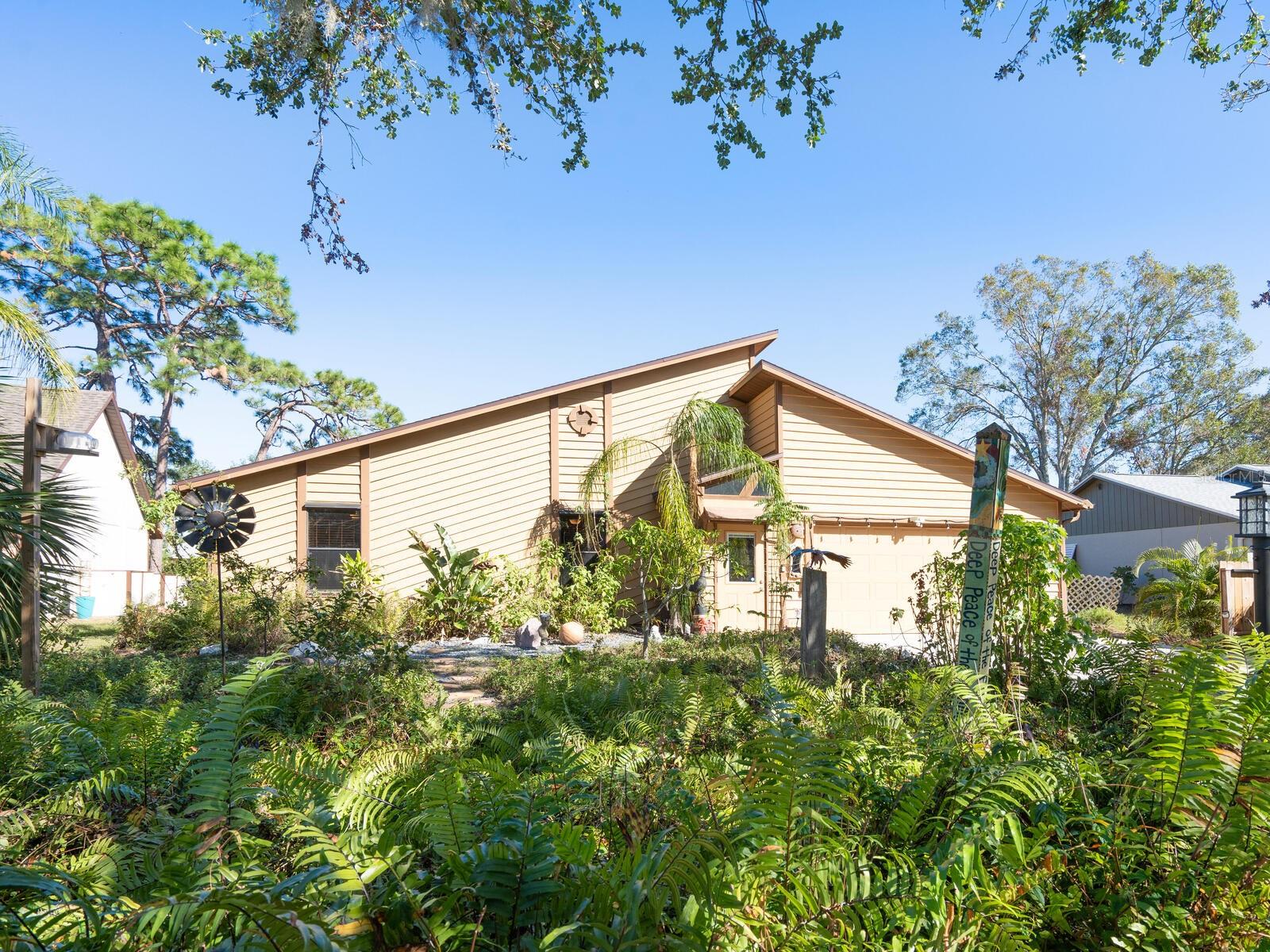 3888 Shady Brook Ln, Sarasota, FL 34243