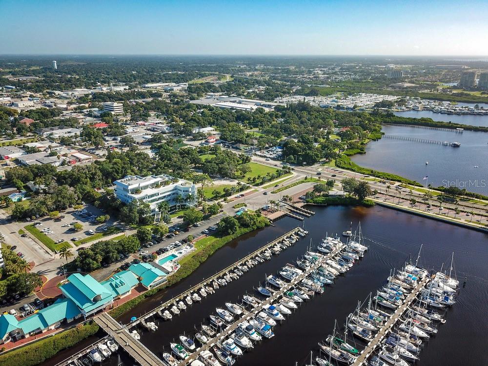 834 Riverside Dr, Palmetto, FL 34221