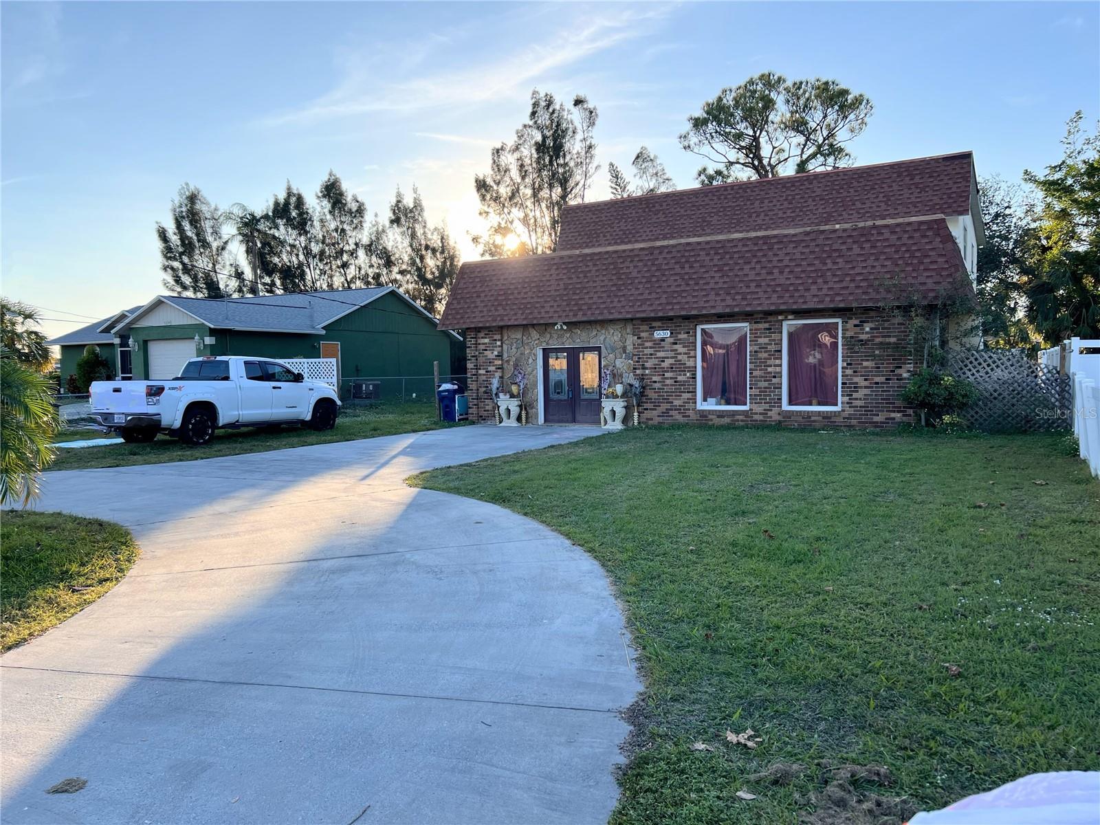 5630 3rd St W, Bradenton, FL 34207