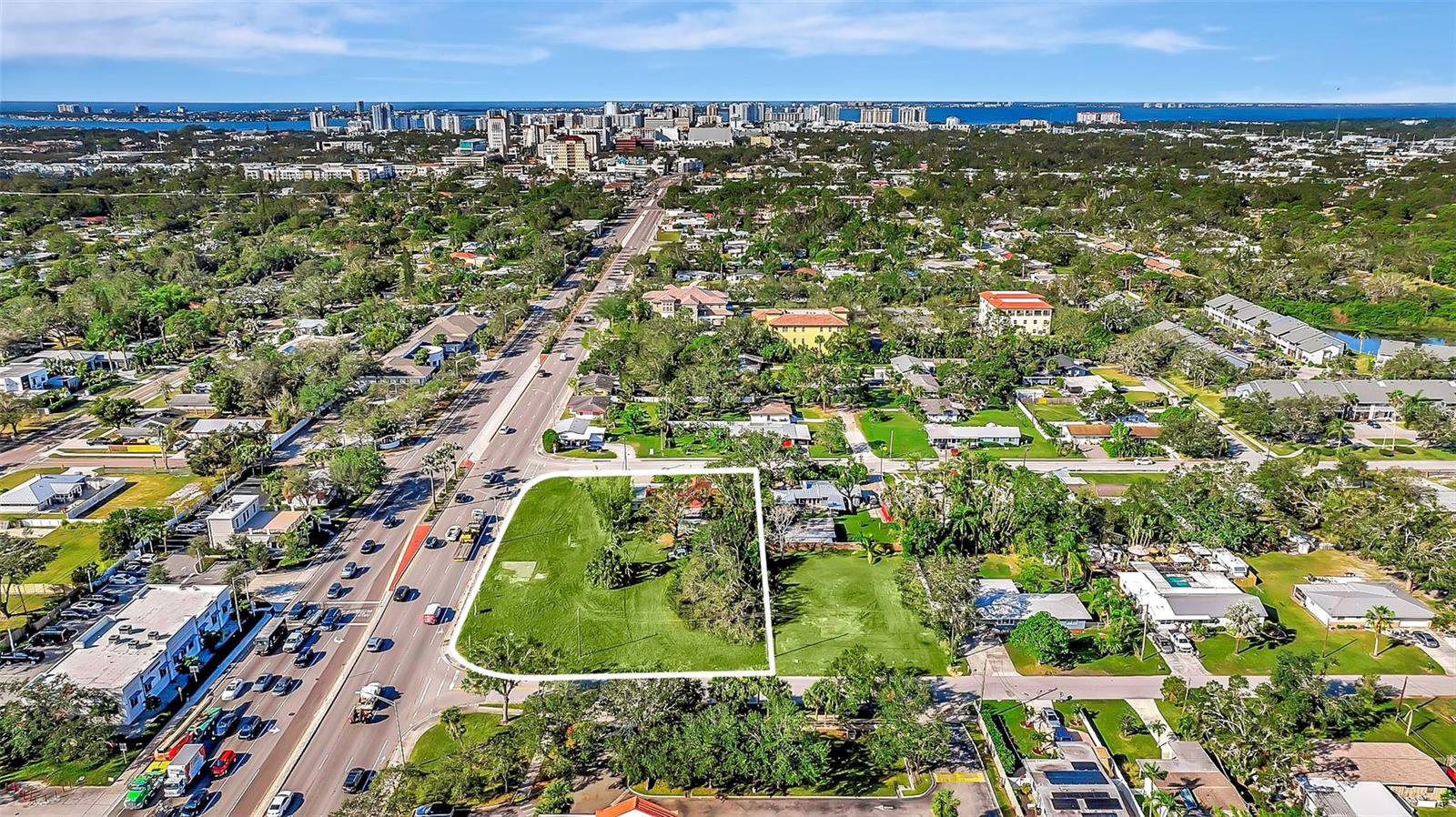 128 N Briggs Ave, Sarasota, FL 34237