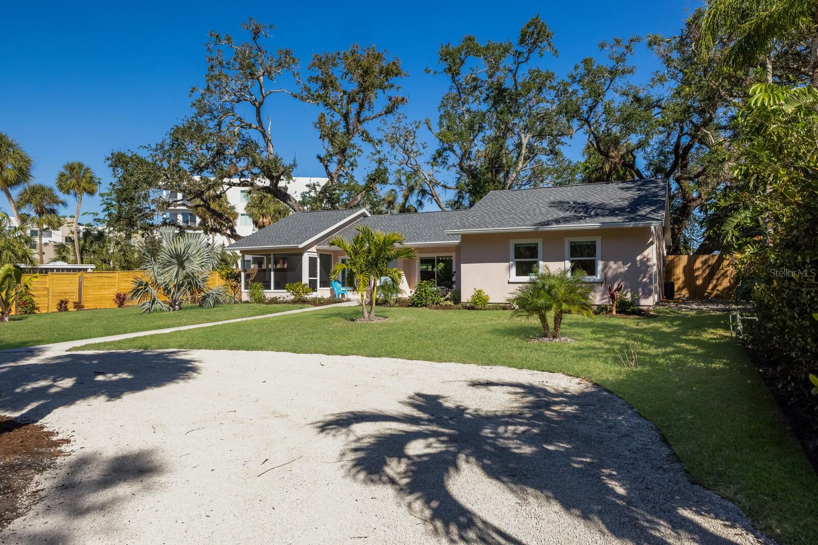 1155 Tahiti Pkwy, Sarasota, FL 34236