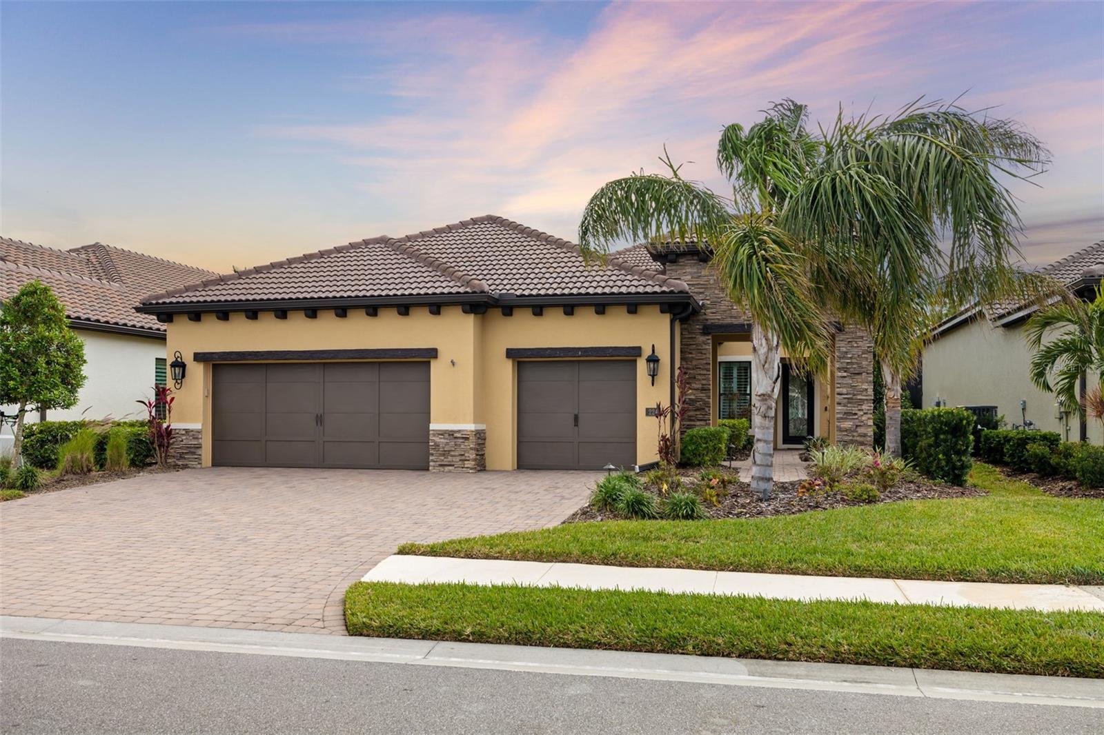 224 Corelli Dr, Nokomis, FL 34275
