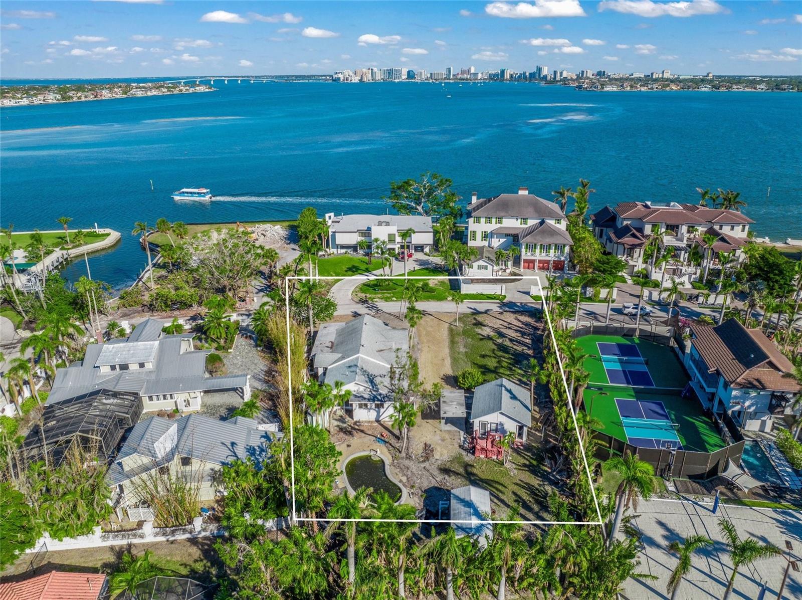 624 Norsota Way, Sarasota, FL 34242