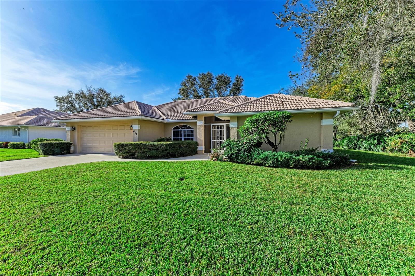 601 Lakescene Dr, Venice, FL 34293