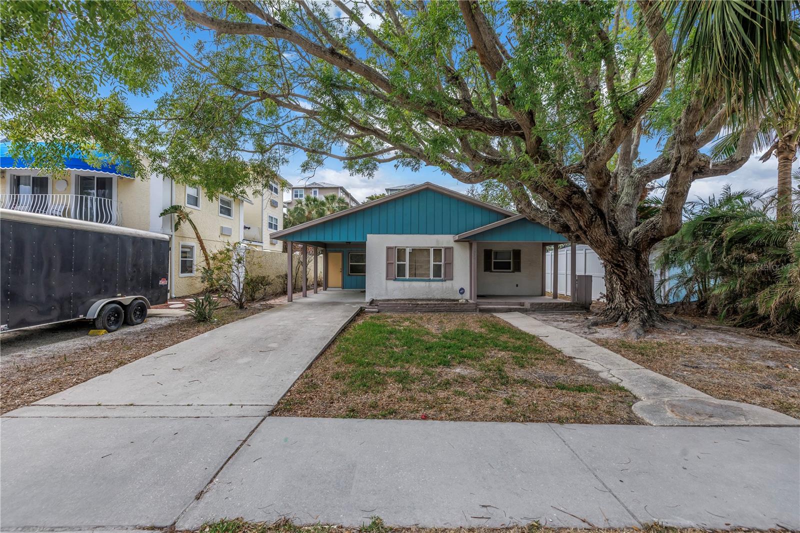 554 Canal Rd, Sarasota, FL 34242