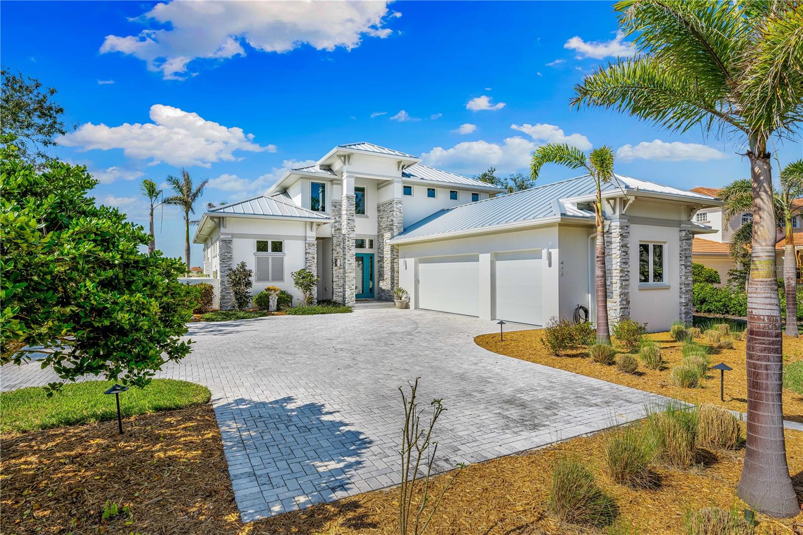 935 Bayshore Rd, Nokomis, FL 34275