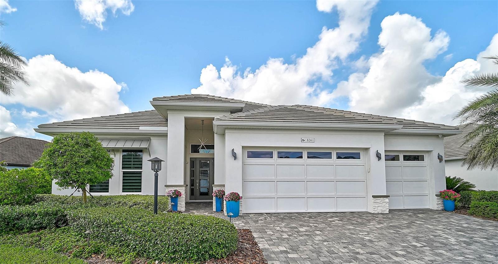 8261 Grande Shores Dr, Sarasota, FL 34240