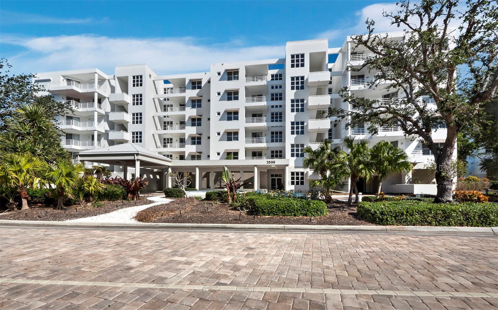 2550 Harbourside Dr #322, Longboat Key, FL 34228