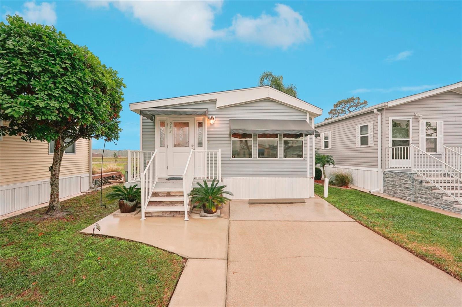 283 Bainbridge Dr, Nokomis, FL 34275