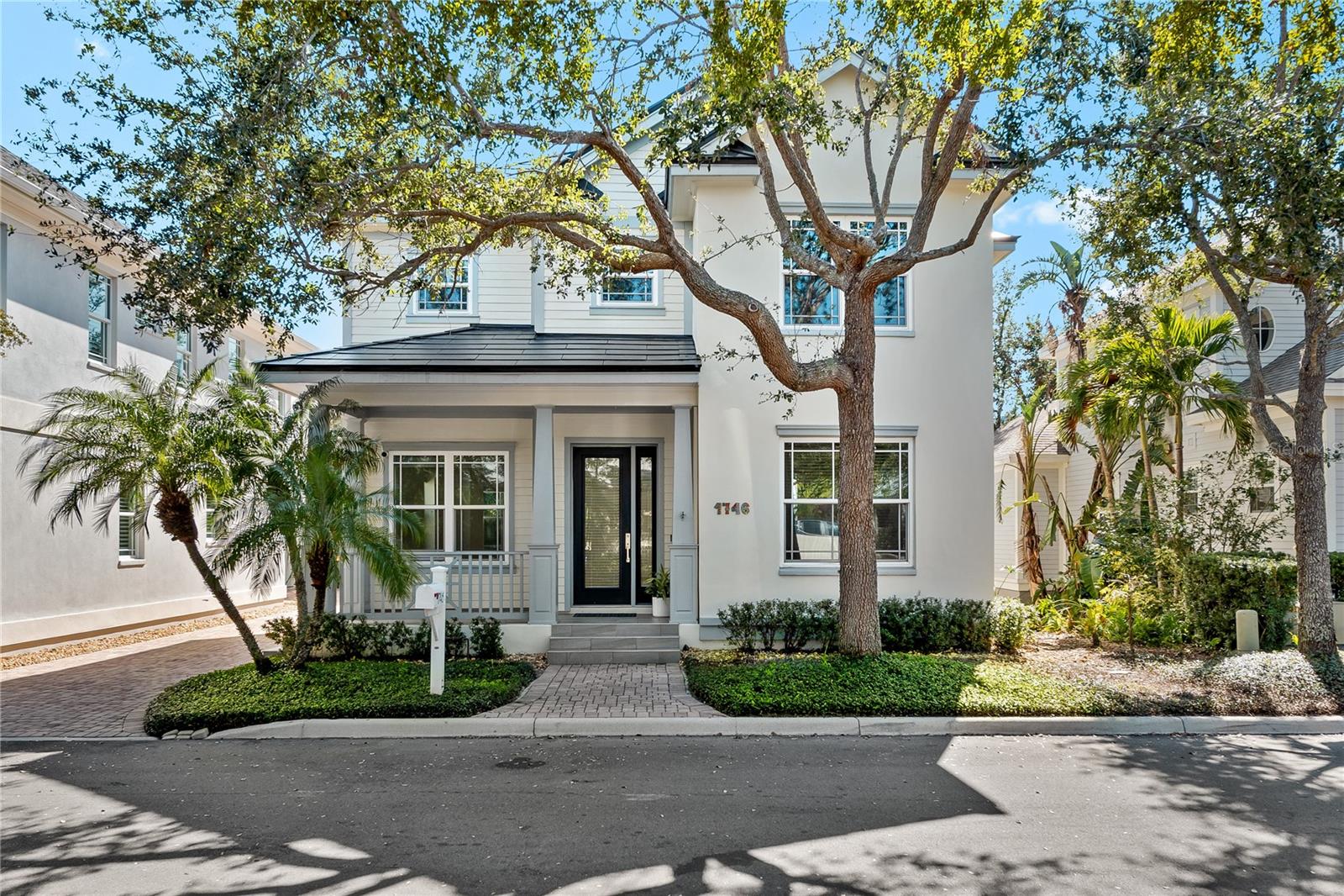 1746 Stapleton St, Sarasota, FL 34239