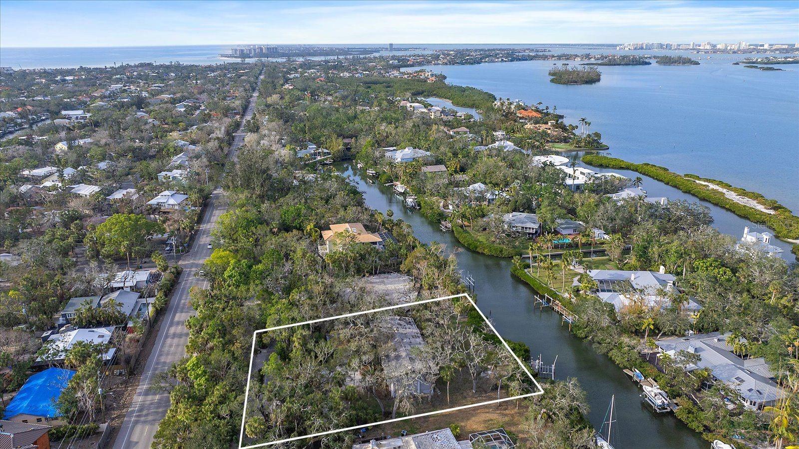5225 Hidden Harbor Rd, Sarasota, FL 34242