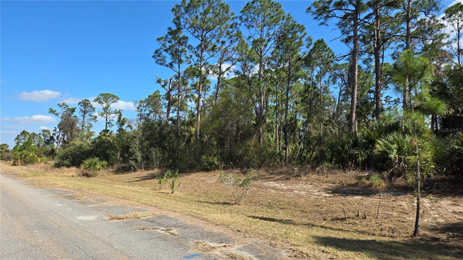 Mansfield Cir, North Port, FL 34288