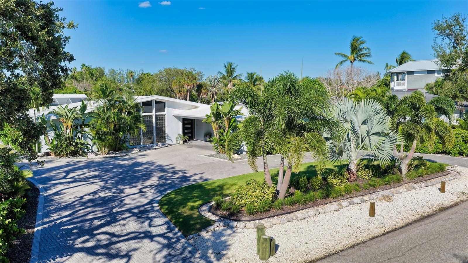 619 Buttonwood Dr, Longboat Key, FL 34228