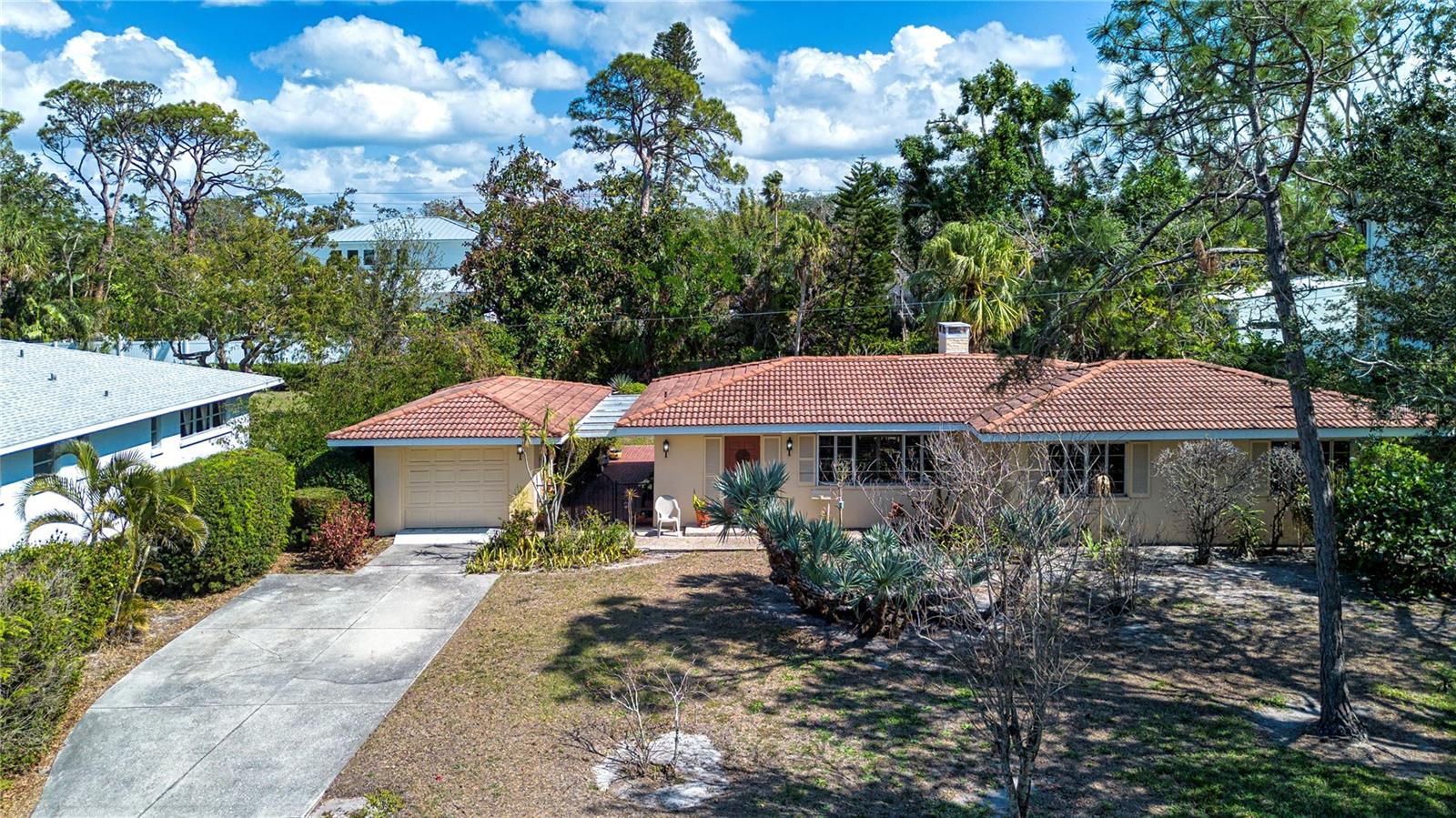 1555 Flower Dr, Sarasota, FL 34239