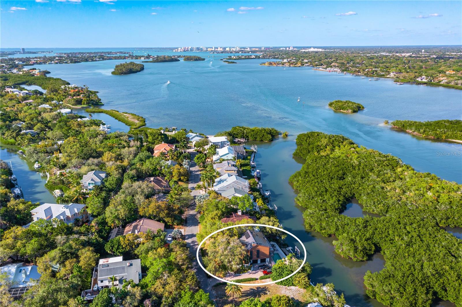 5236 Siesta Cove Dr, Sarasota, FL 34242