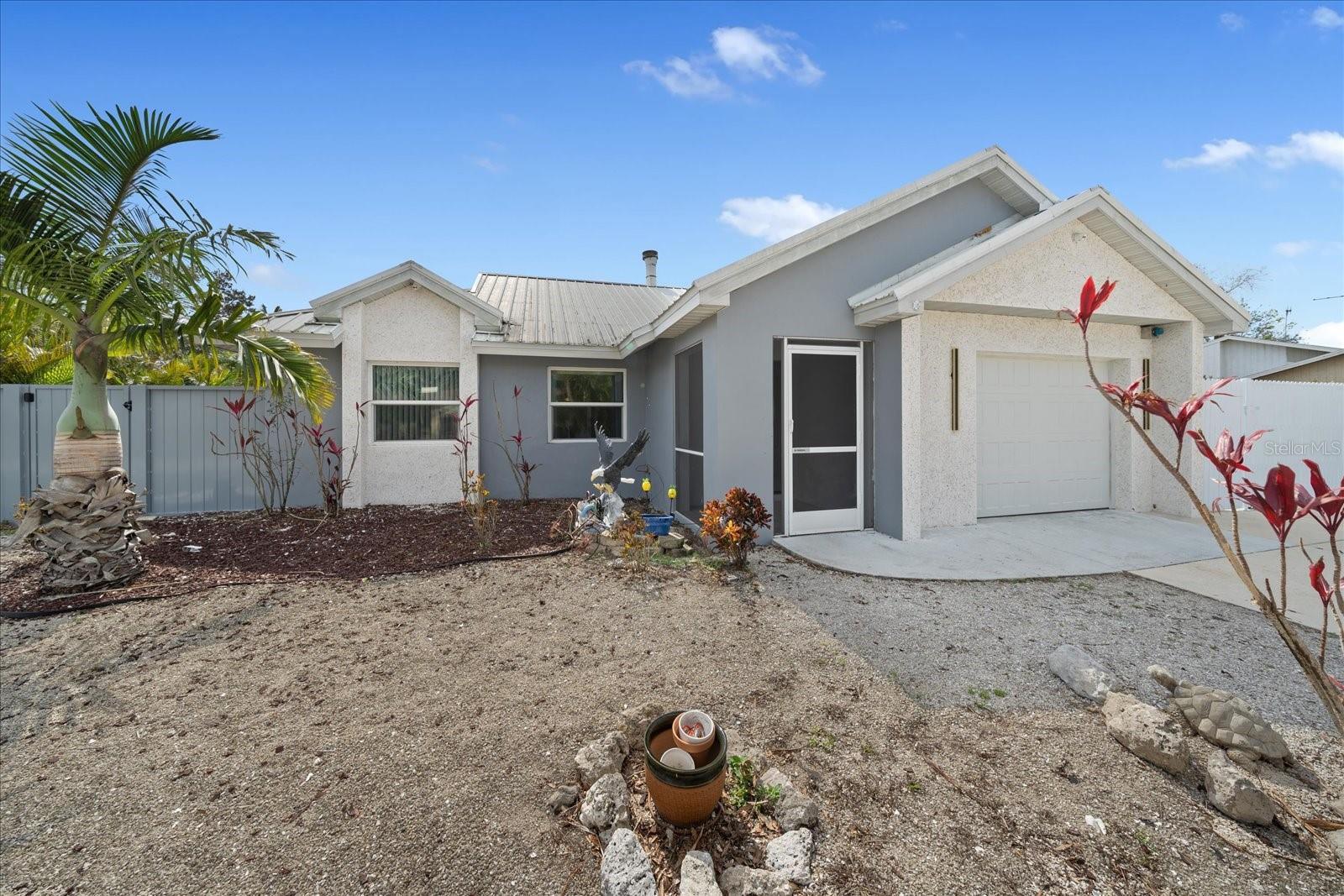 5002 Bunyan St, Sarasota, FL 34232