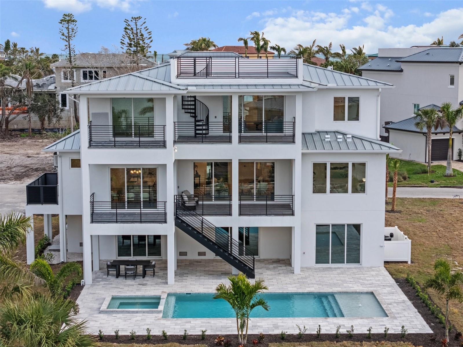 597 Buttonwood Dr, Longboat Key, FL 34228
