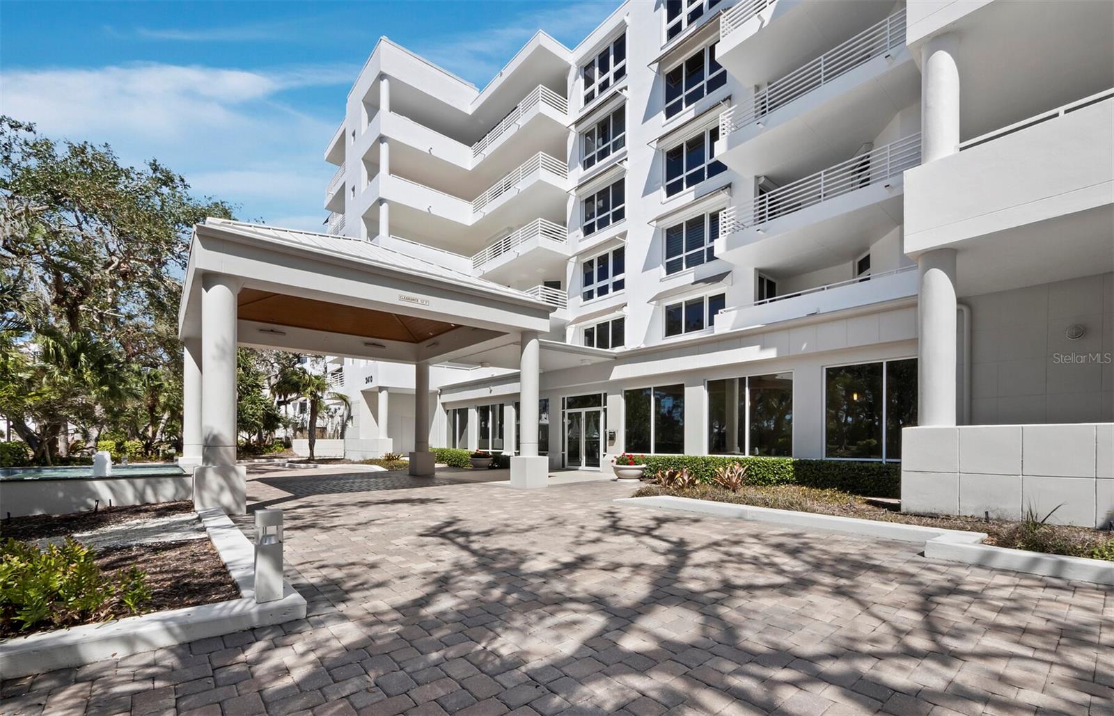 2410 Harbourside Dr #121, Longboat Key, FL 34228