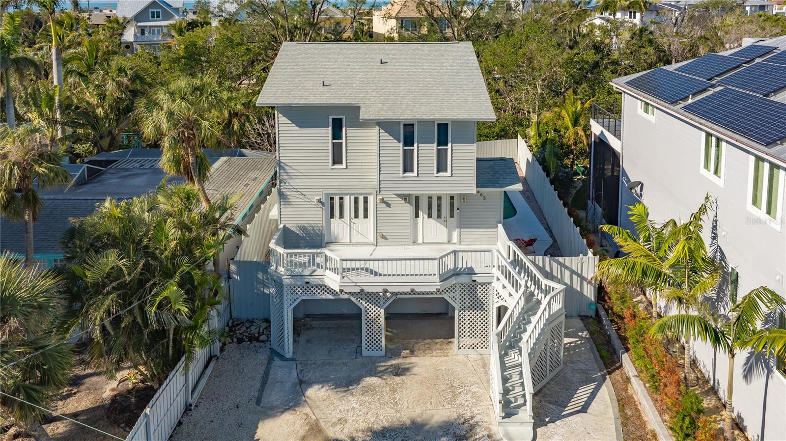 462 Island Cir, Sarasota, FL 34242