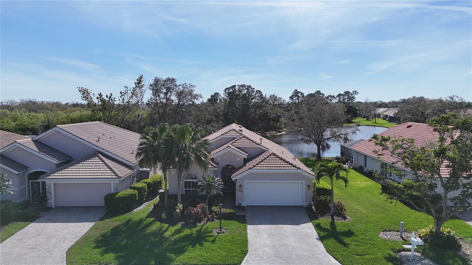 5242 Highbury Cir, Sarasota, FL 34238