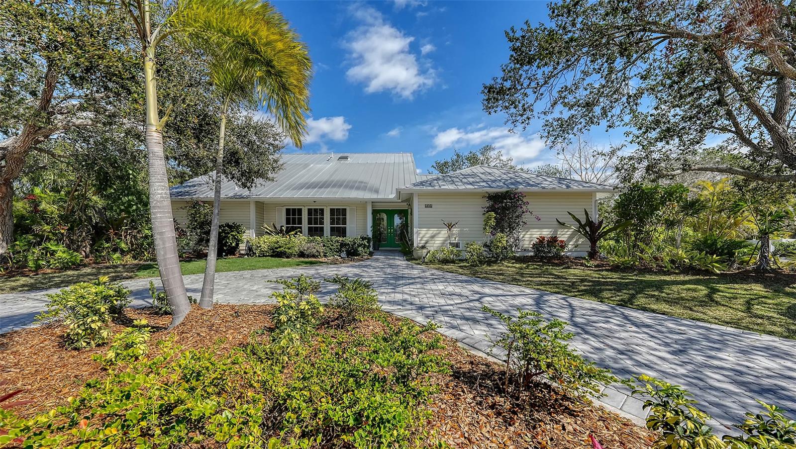 614 Tropical Cir, Sarasota, FL 34242