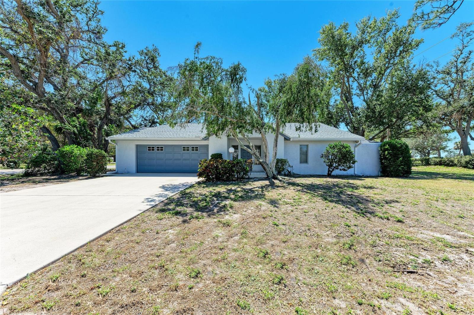 2402 Scenic Dr, Venice, FL 34293