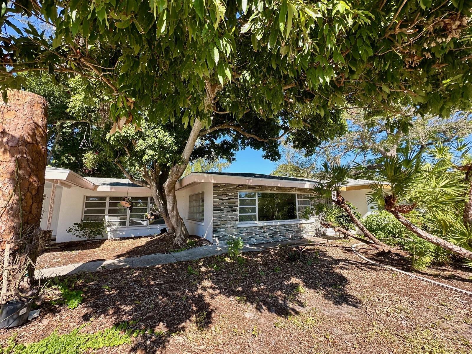3466 Tanglewood Dr, Sarasota, FL 34239