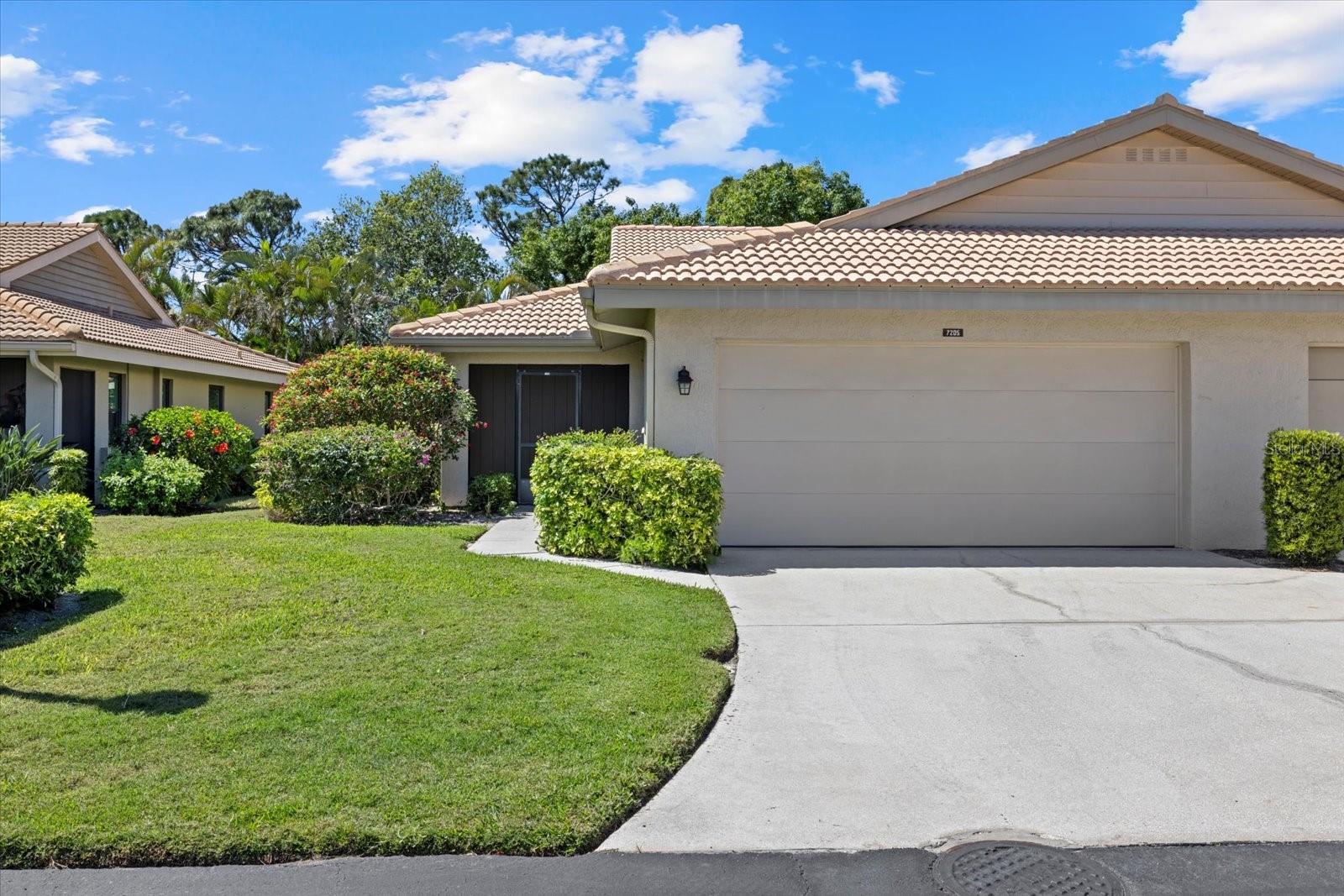 7205 Wood Creek Dr #16, Sarasota, FL 34231
