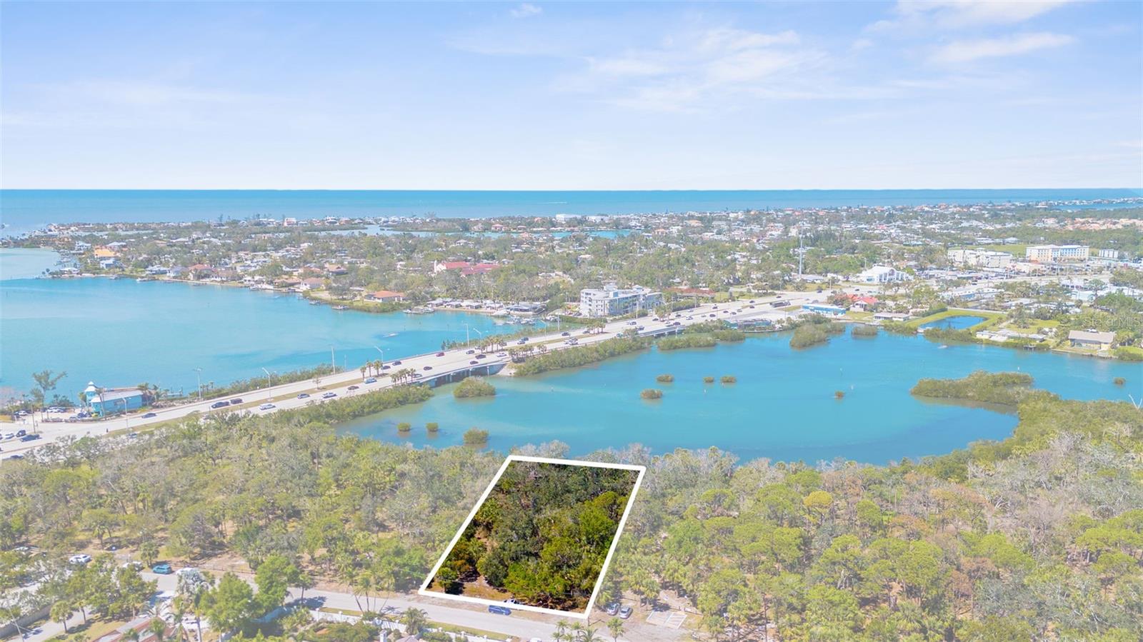 Pocono Trl E, Nokomis, FL 34275