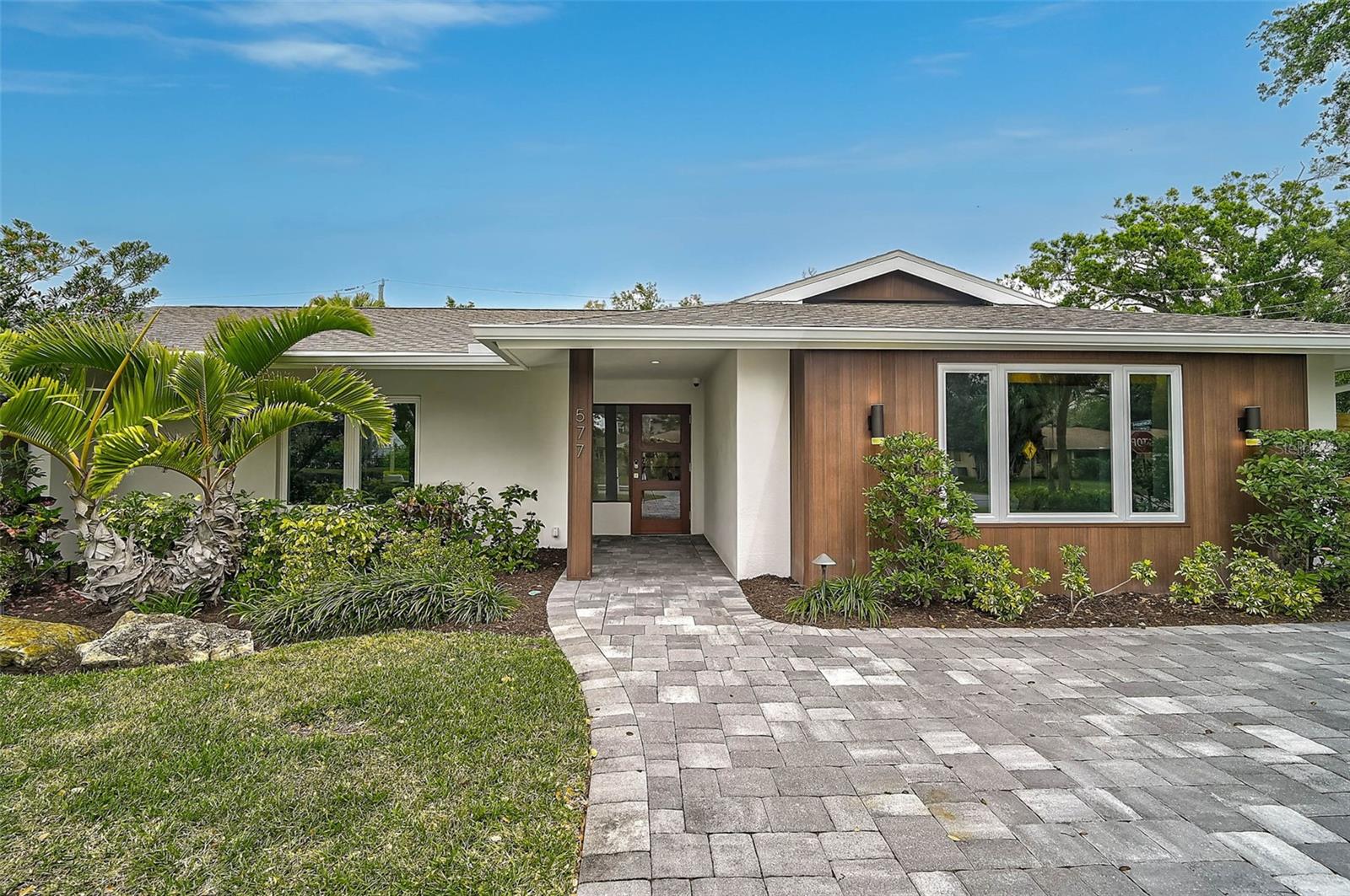 577 Corwood Dr, Sarasota, FL 34234