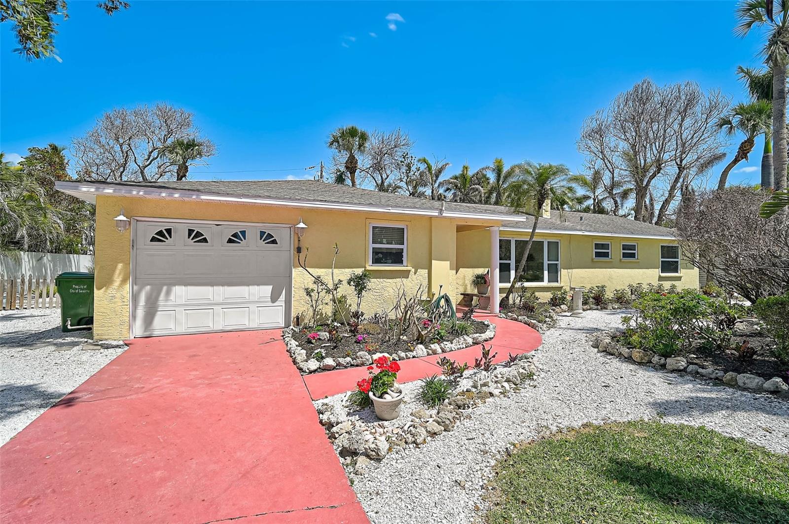 322 S Washington Dr, Sarasota, FL 34236