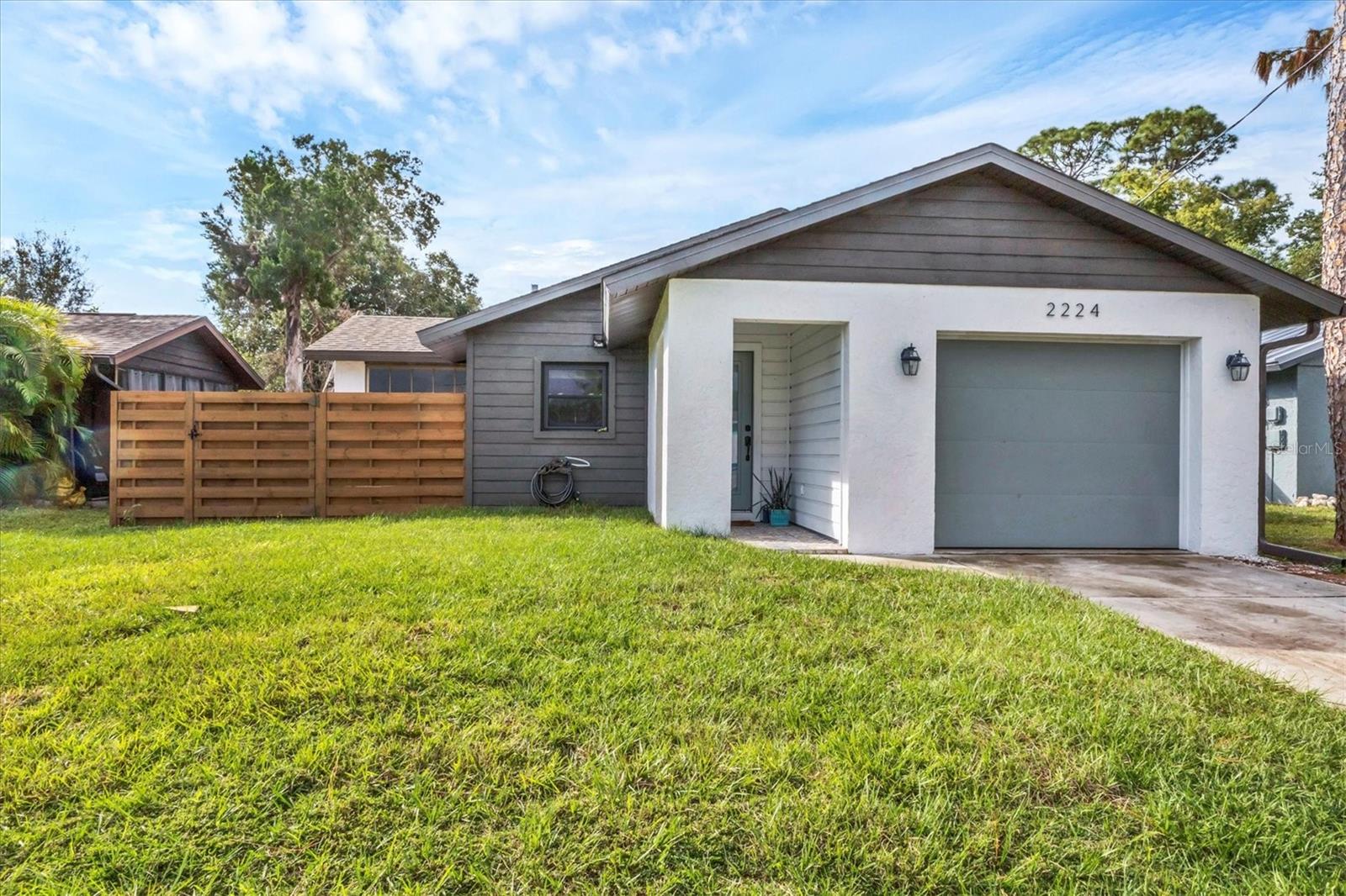 2224 Eugene St, Sarasota, FL 34231