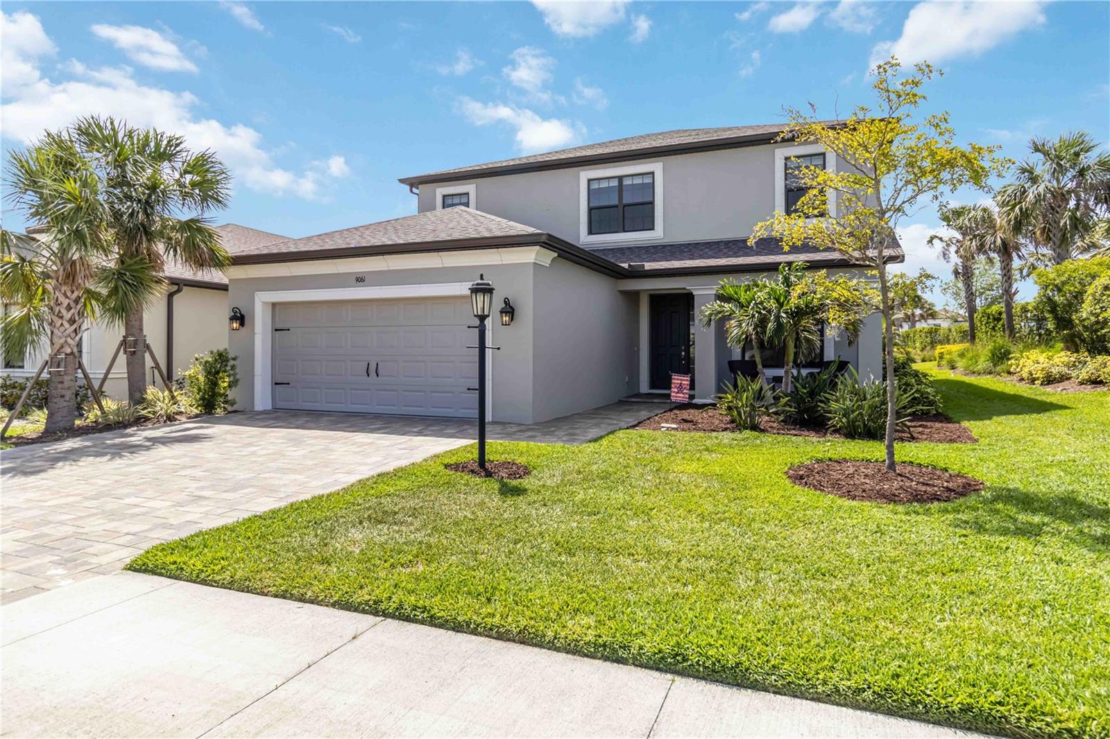 9061 Luna Ln, Sarasota, FL 34241