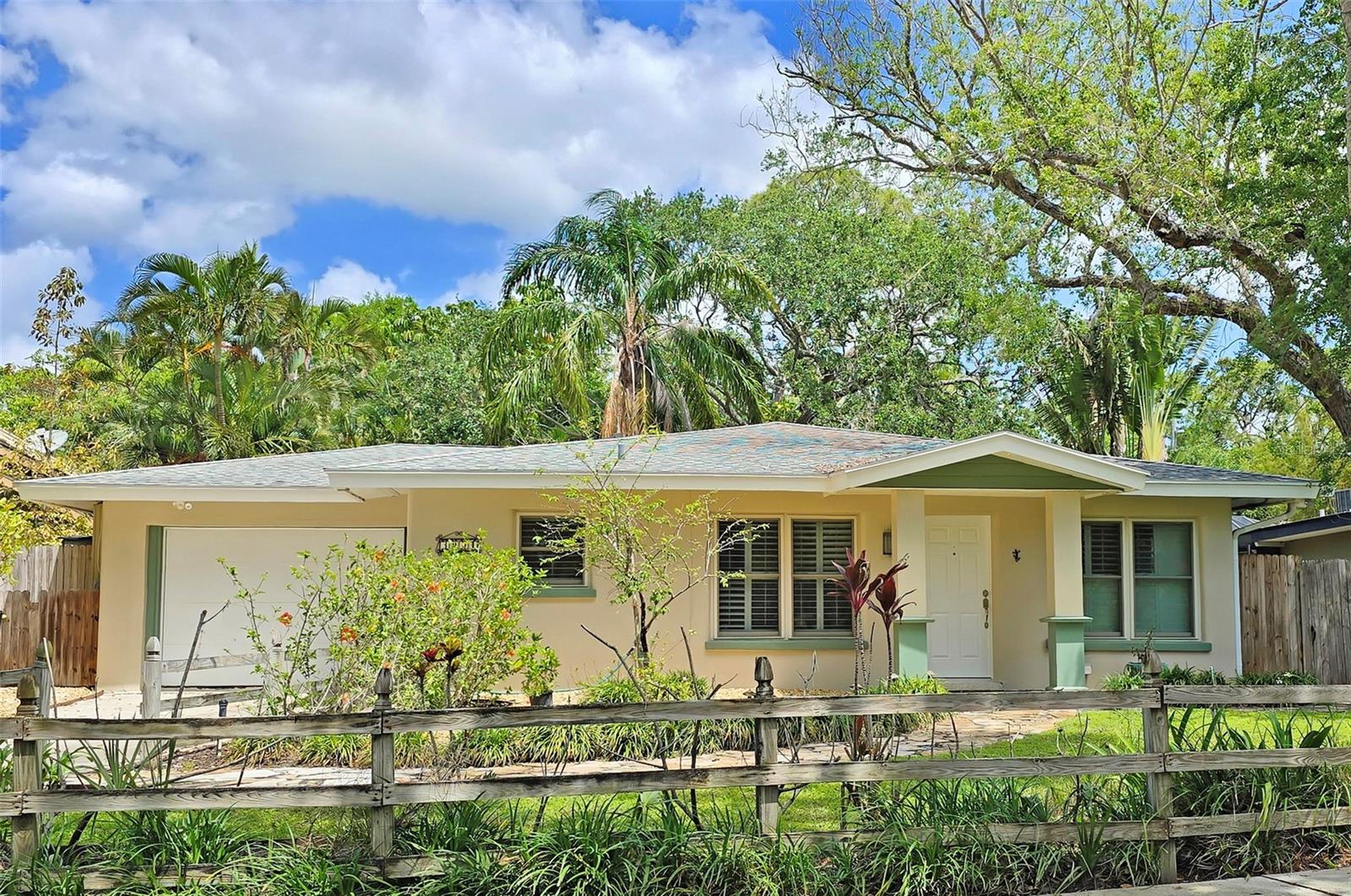 3004 Bay Shore Cir, Sarasota, FL 34234