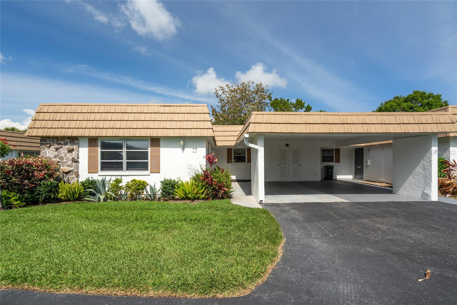 5521 Riverbluff Cir #V-10, Sarasota, FL 34231