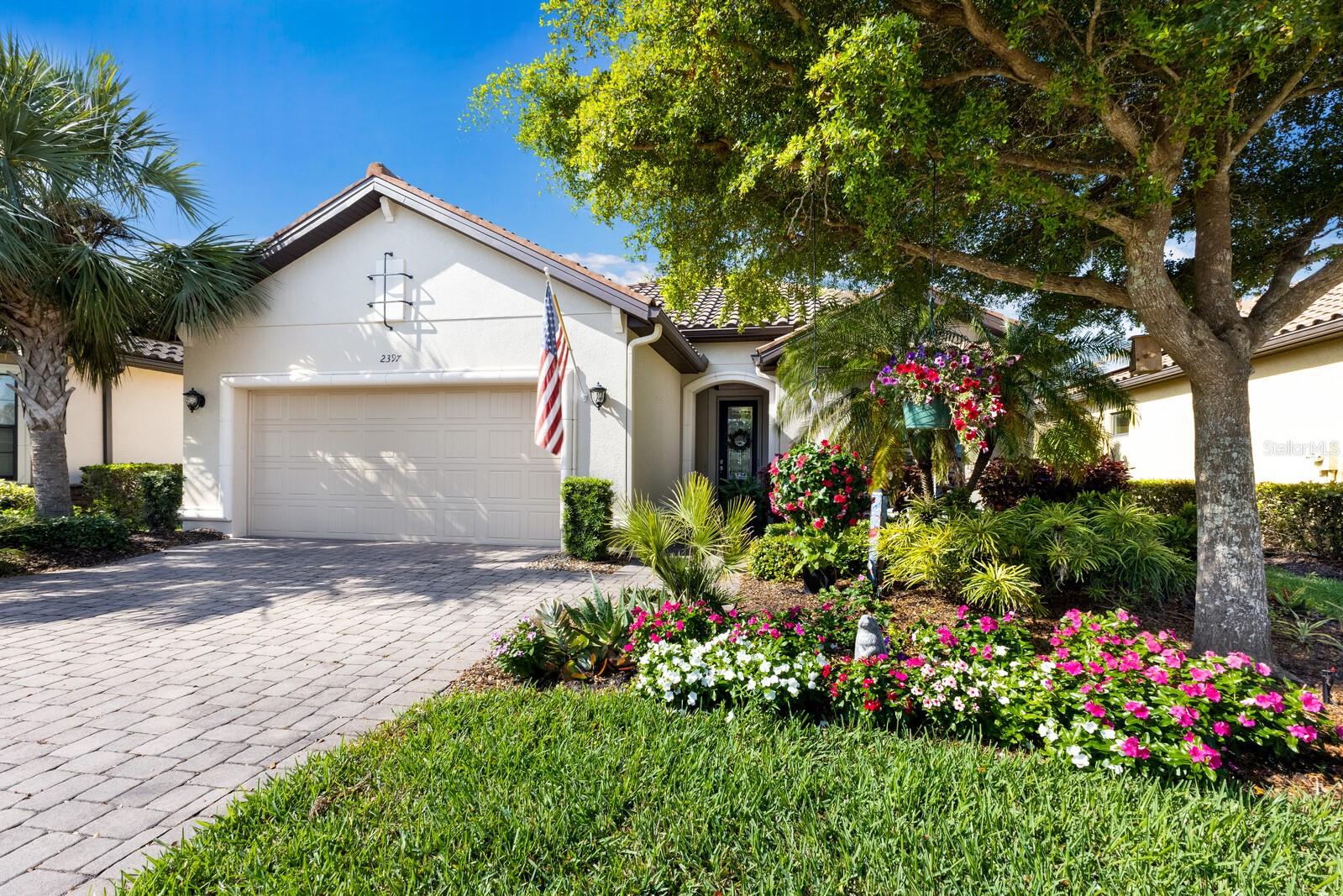 2397 Vaccaro Dr, Sarasota, FL 34231