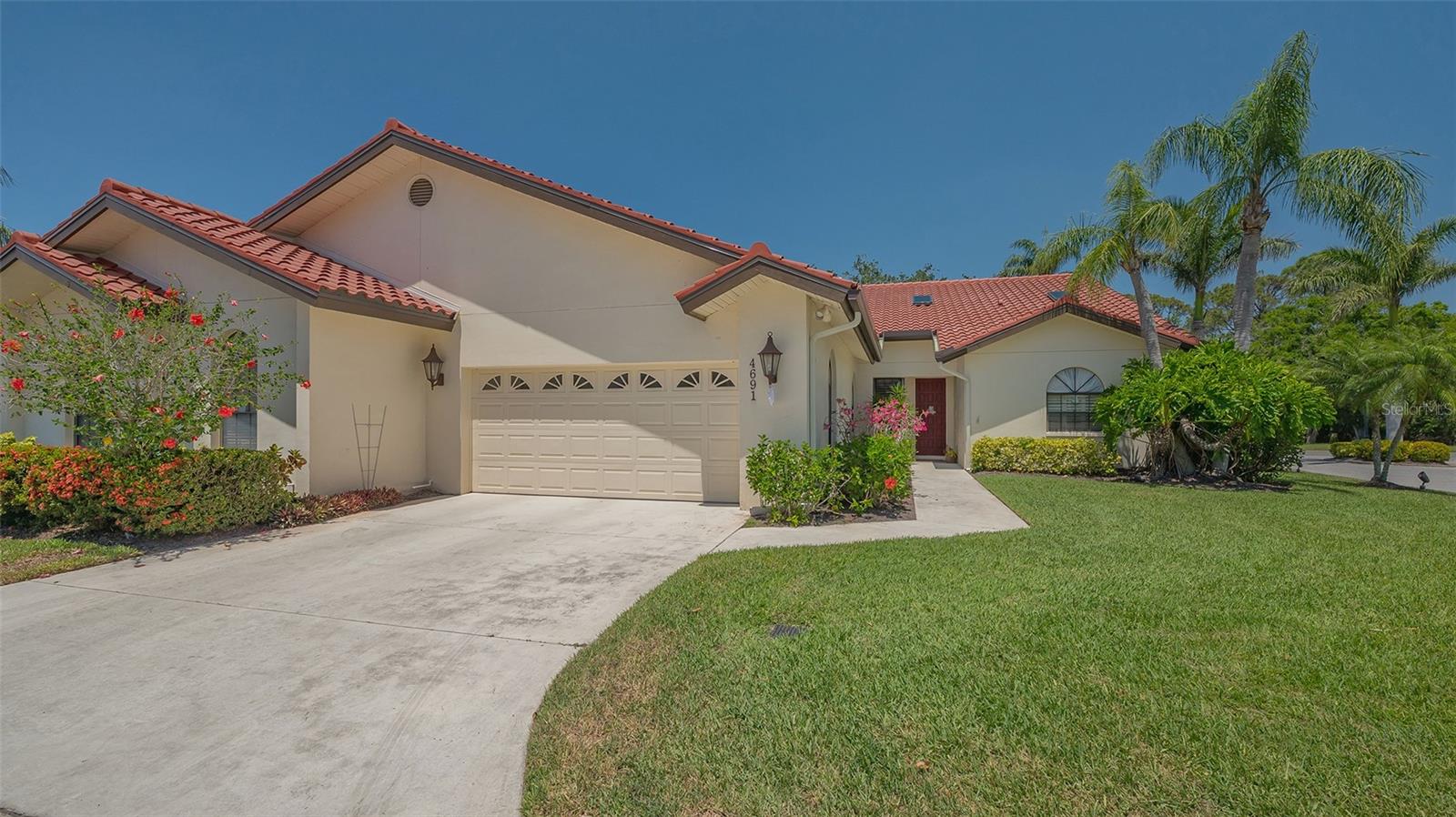 4691 Las Brisas Ln, Sarasota, FL 34238